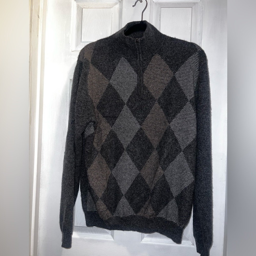Men's glen Lyon Argyle Sweater - Black and Gray